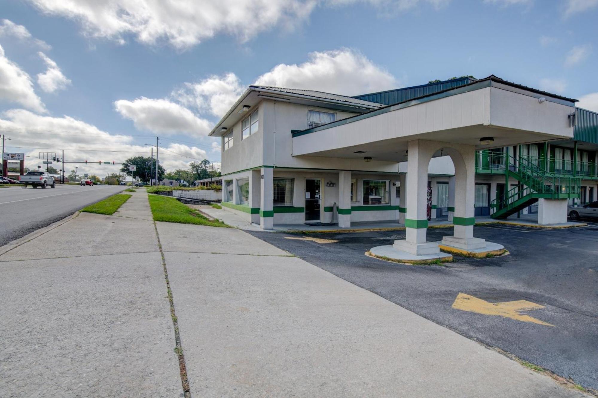 Oyo Hotel Douglas Ga Us-441 Extérieur photo