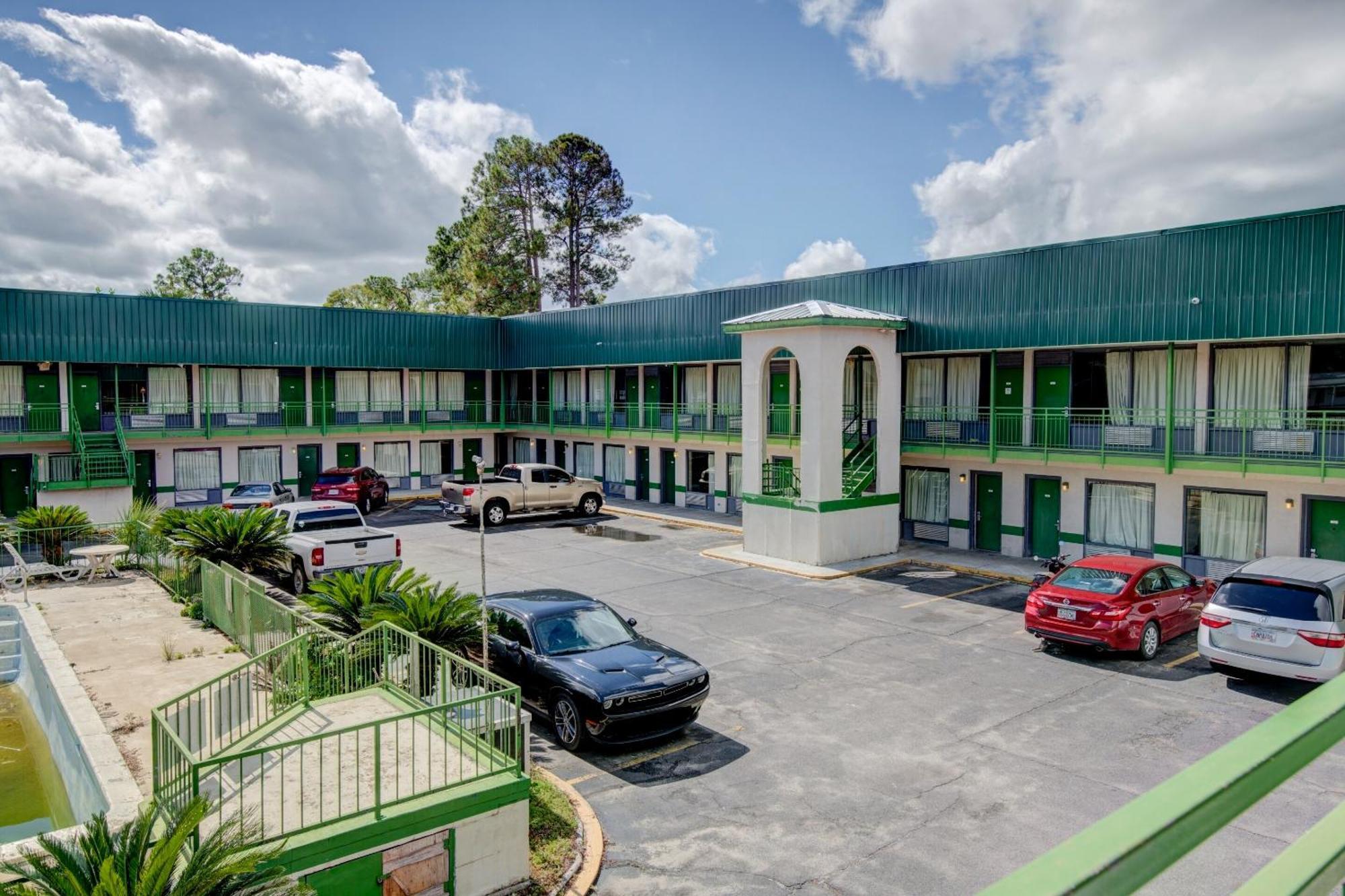 Oyo Hotel Douglas Ga Us-441 Extérieur photo